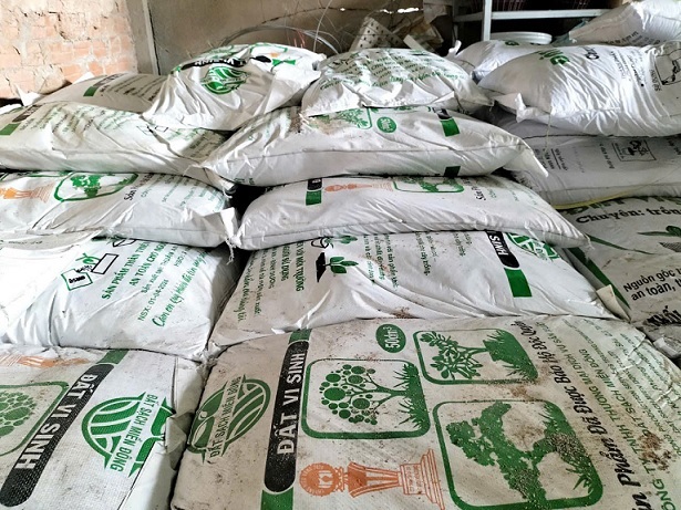 Đất Hữu Cơ Trồng Cây Bao 25kg Đất Hữu Cơ Trồng Cây Bao 25kg