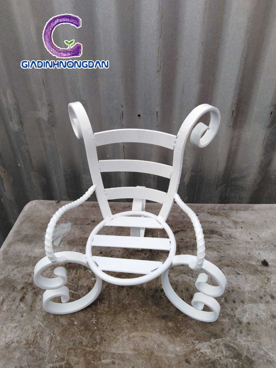 Kệ Sắt Đặt Chậu Hoa