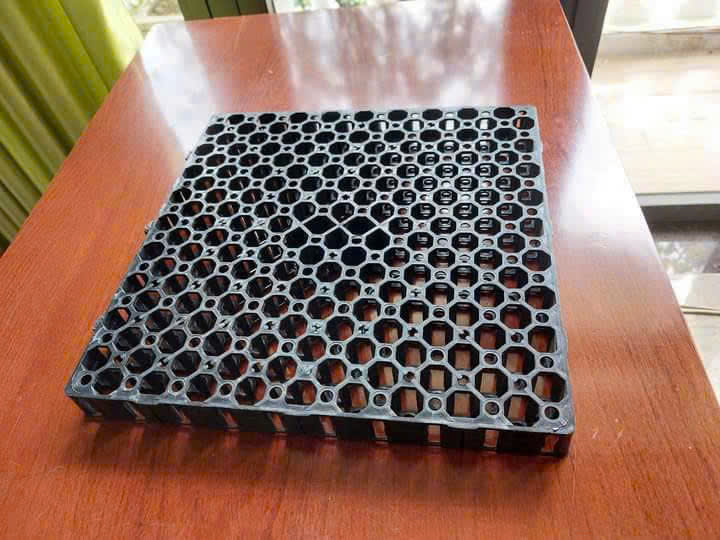 Vỉ nhựa thoát nước – Vỉ nhựa lót bồn trồng cây